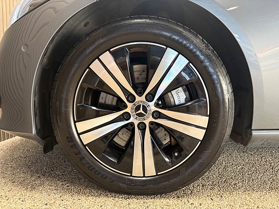 Mercedes-Benz C300 e 20 of 21