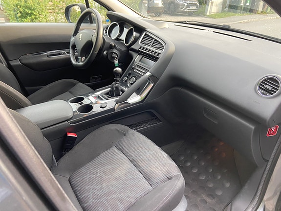 Peugeot 3008 3 of 5