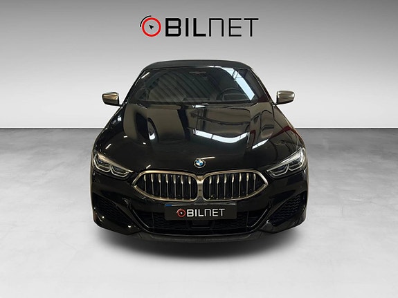 BMW M850i 10 of 28
