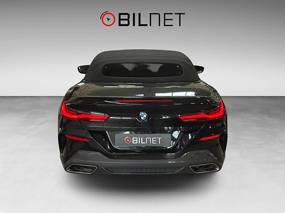 BMW M850i 8 of 28