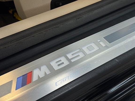 BMW M850i 27 of 28