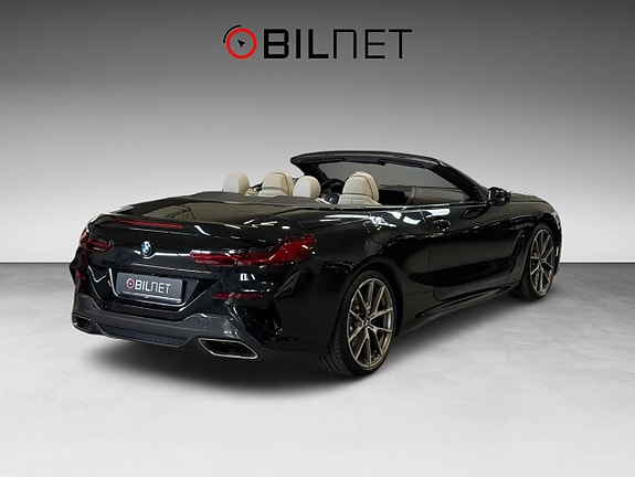 BMW M850i 2 of 5