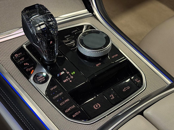 BMW M850i 15 of 28