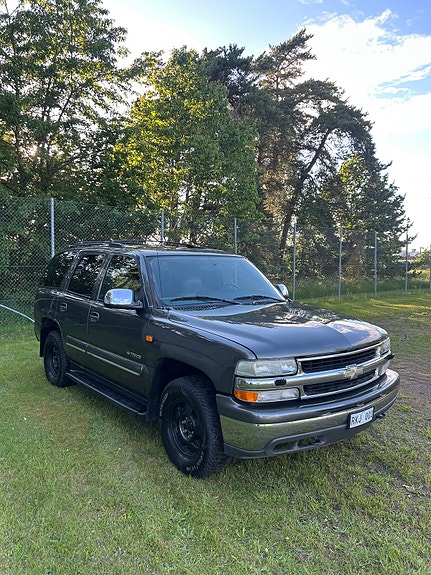 Chevrolet Tahoe 3 of 5