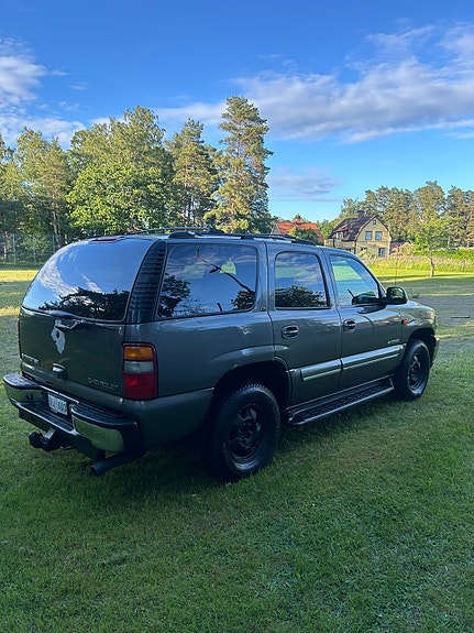 Chevrolet Tahoe 4 of 5