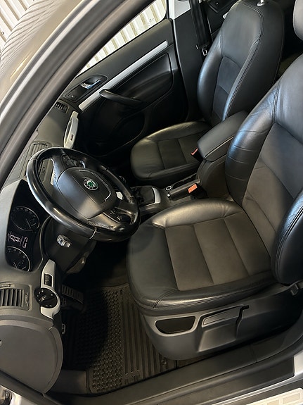 Skoda Octavia Scout 5 of 6