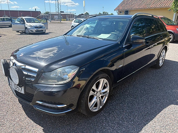 Mercedes-Benz C220 5 of 5
