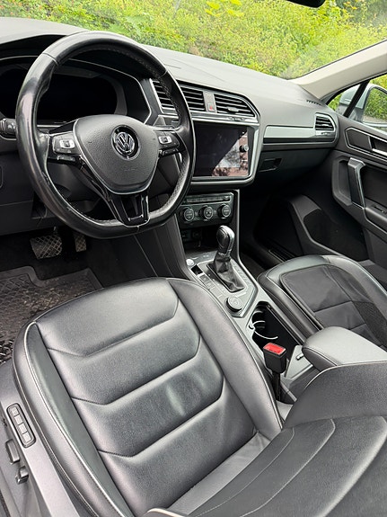 Volkswagen Tiguan 8 of 12