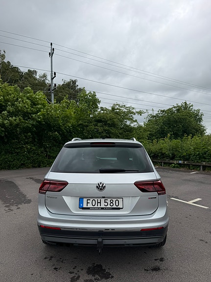 Volkswagen Tiguan 4 of 12
