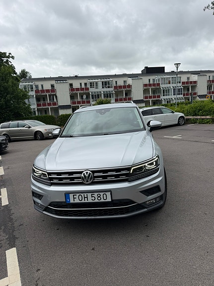 Volkswagen Tiguan 2 of 12