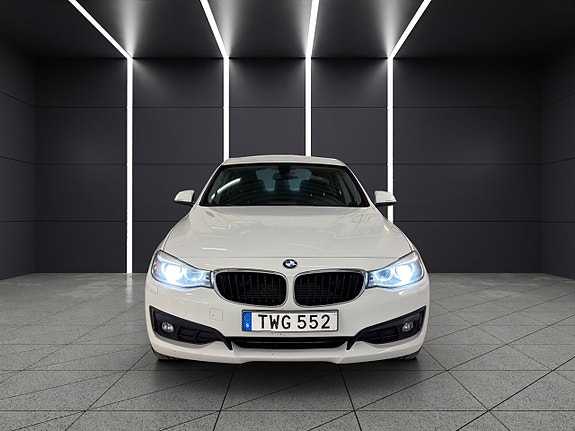 BMW 320d 8 of 30
