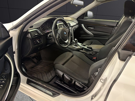 BMW 320d 18 of 30