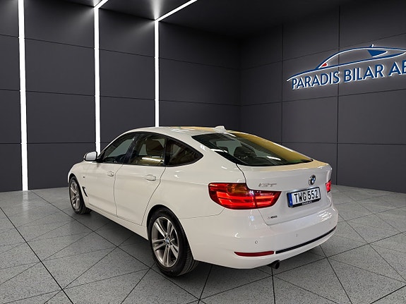 BMW 320d 3 of 5