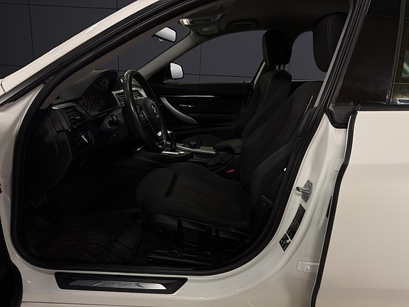 BMW 320d 19 of 30