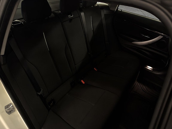 BMW 320d 22 of 30