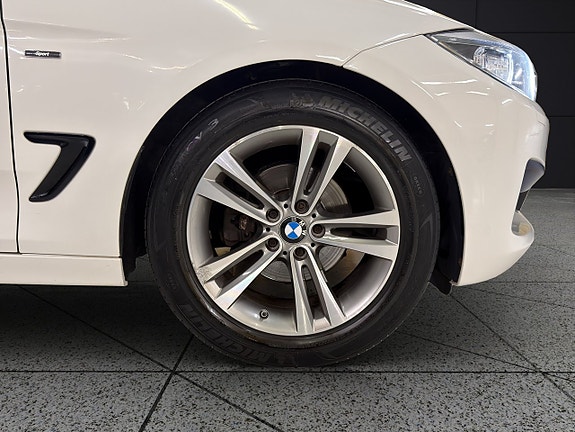 BMW 320d 14 of 30