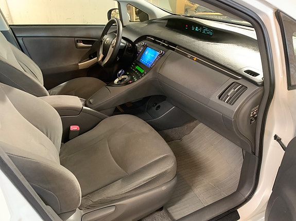 Toyota Prius 18 of 21