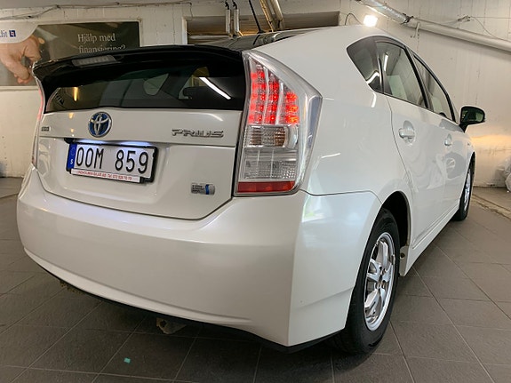 Toyota Prius 19 of 21
