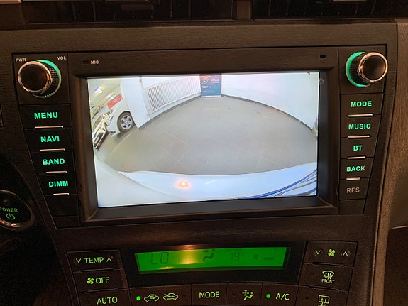 Toyota Prius 15 of 21