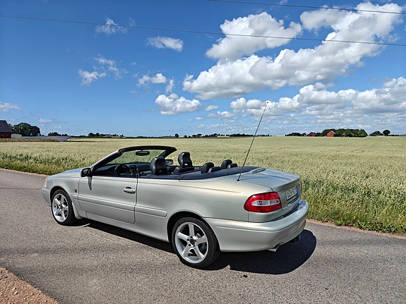 Volvo C70 2 of 5
