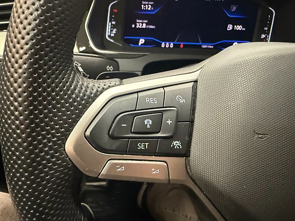 Volkswagen Passat Alltrack 12 of 17