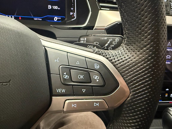 Volkswagen Passat Alltrack 13 of 17