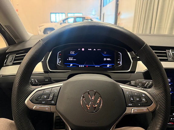 Volkswagen Passat Alltrack 11 of 17
