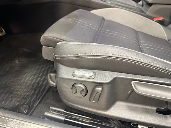 Volkswagen Passat Alltrack 10 of 17