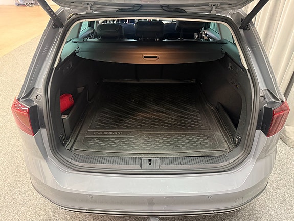 Volkswagen Passat Alltrack 6 of 17