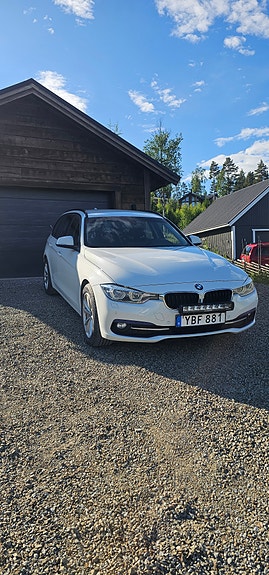 BMW 320d 2 of 5