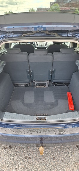 Ford C-Max 7 of 12