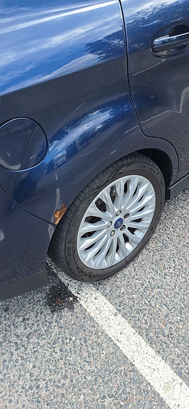 Ford C-Max 8 of 12