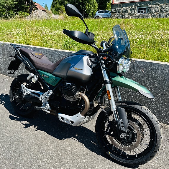 Moto Guzzi V85TT Centenario 4 of 5