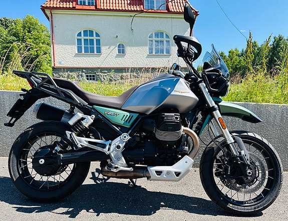 Moto Guzzi V85TT Centenario 2 of 5