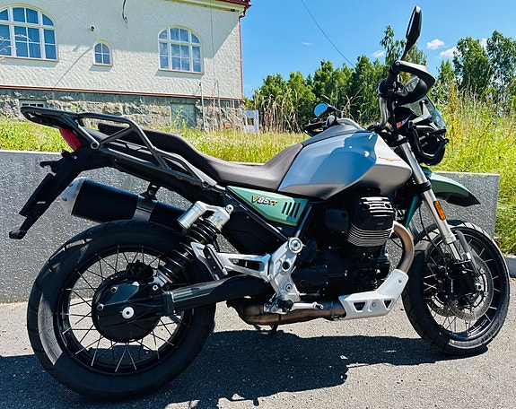 Moto Guzzi V85TT Centenario 5 of 5