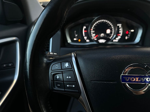 Volvo XC60 9 of 27