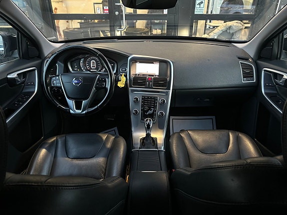 Volvo XC60 23 of 27