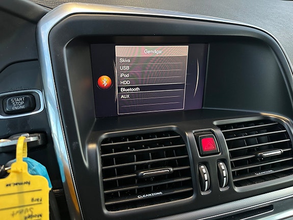 Volvo XC60 13 of 27