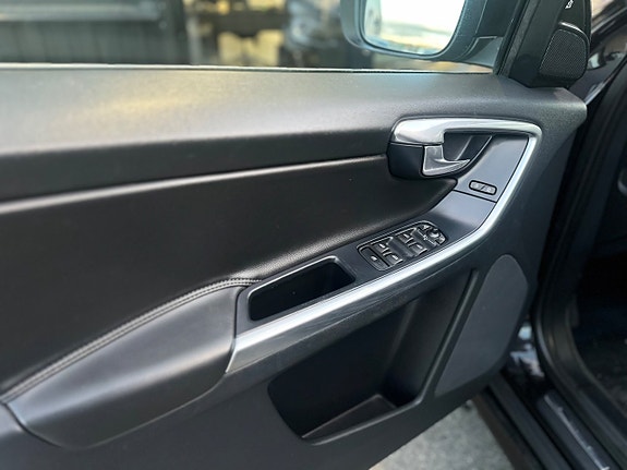 Volvo XC60 6 of 27