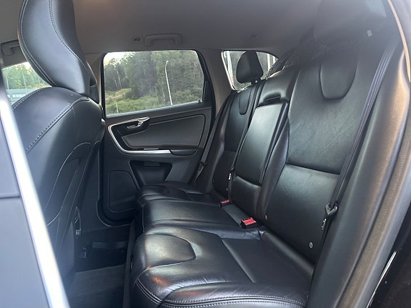 Volvo XC60 22 of 27