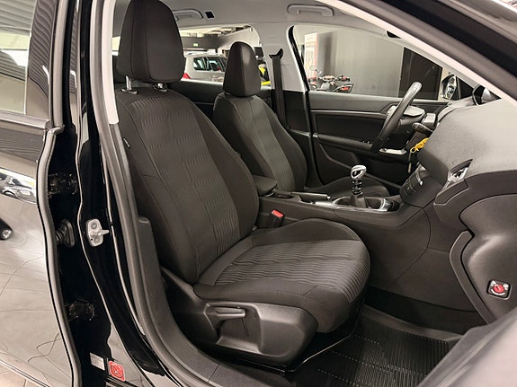 Peugeot 308 SW 24 of 27