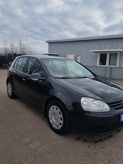Volkswagen Golf V 5 of 8