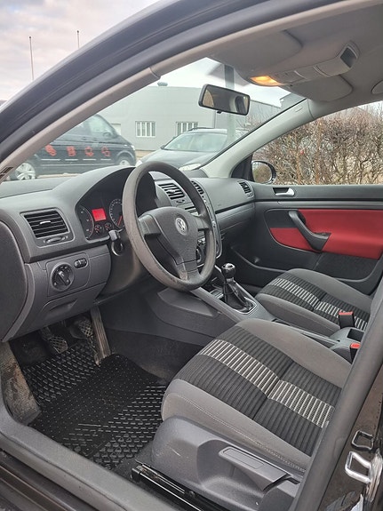 Volkswagen Golf V 6 of 8