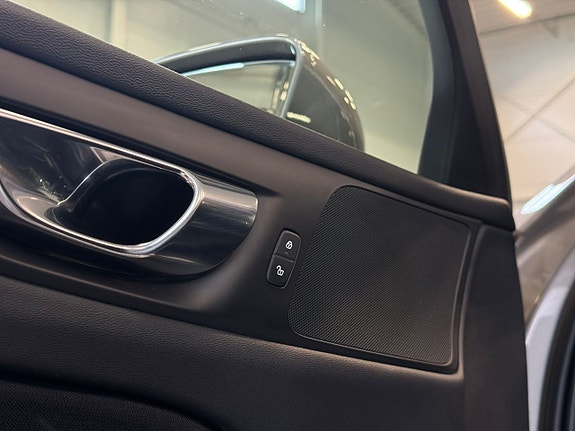 Volvo V60 11 of 21