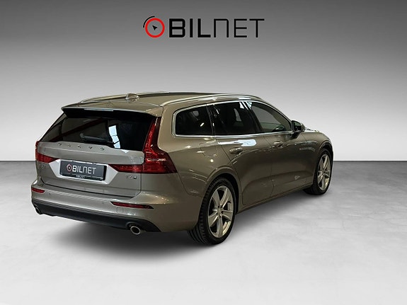 Volvo V60 2 of 21