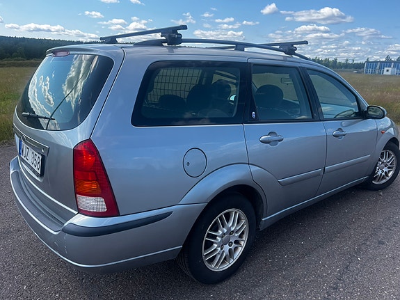 Ford Focus 3 of 5
