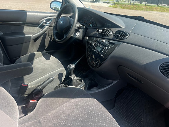 Ford Focus 9 of 11