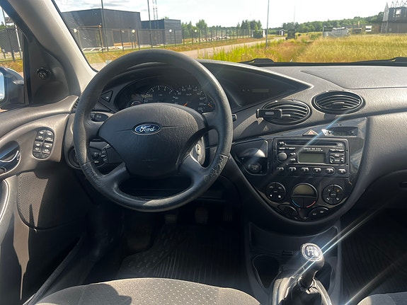 Ford Focus 7 of 11