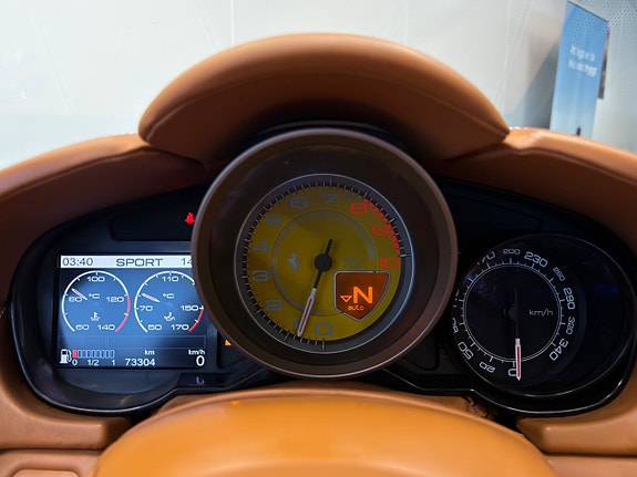 Ferrari California 22 of 29