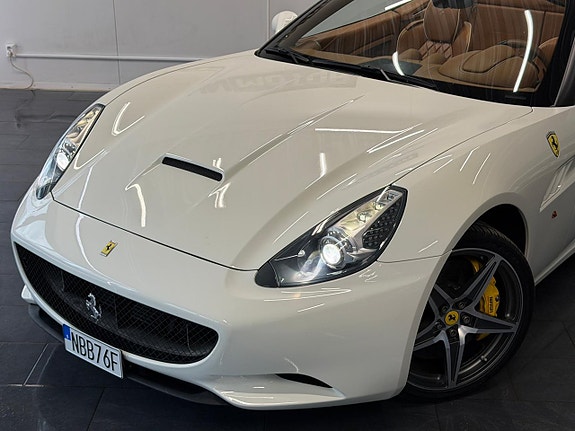 Ferrari California 3 of 5